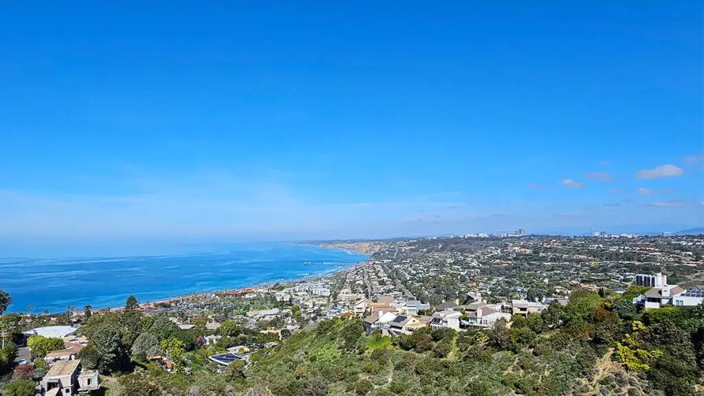 What to Look for When Buying a House with Coastal Views in San Diego